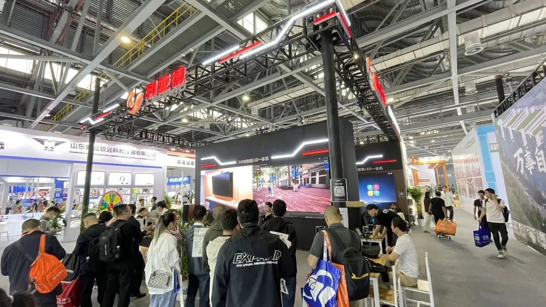 环亚集团教育新品及解决计划惊艳亮相81届教装展