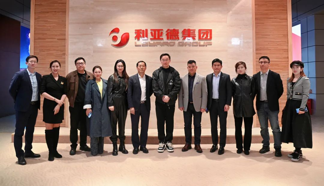 陆川导演到访环亚集团，解锁文化+科技融合新路径