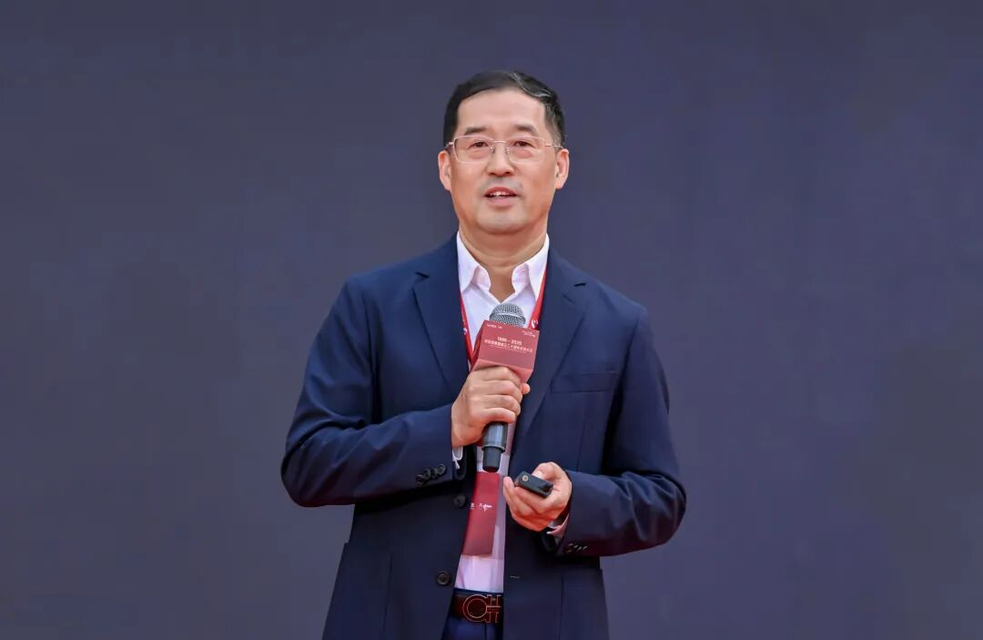 上海证券报专访 | 环亚集团李军：以“屏”为基三十年 AI与文旅翻开增添新空间